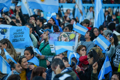 Cientos de personas se congregaron en el auditorio del parque para escuchar a Cristina Kirchner.