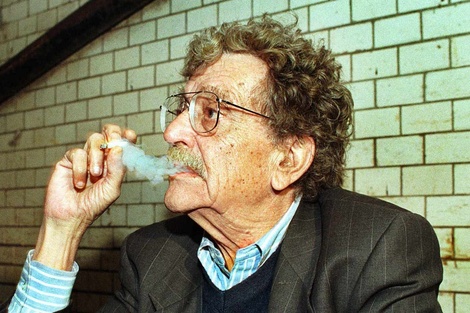 Una oportuna (y profética) reedición de "Galápagos" de Kurt Vonnegut