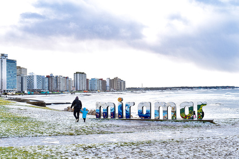 Las playas de Miramar, cubiertas de nieve.