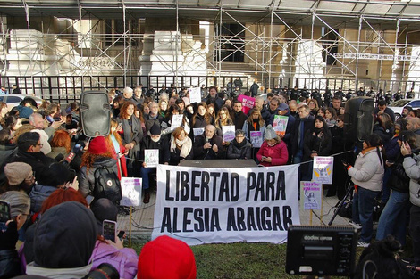 "Ensañamiento innecesario": habló el abogado de Alexia Abaigar, la militante detenida en Ezeiza