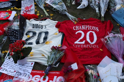 El Liverpool retiró el número 20 del fallecido delantero Diogo Jota  