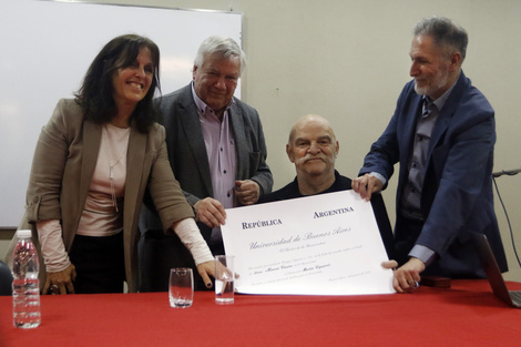 Después de esta distinción, Caparrós será homenajeado este jueves, a las 19, en el teatro Alvear. (Fuente: Leandro Teysseire)