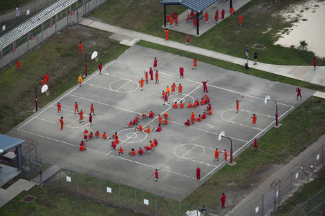 Vista aérea del centro de detención para inmigrantes Alcatraz Caimán en el estado de Florida.