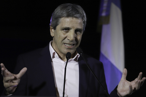 El ministro, en los peores días desde que está en el cargo