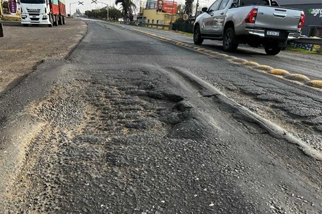Una de las rutas deterioradas en Las Rosas. (Fuente: Imagen web)