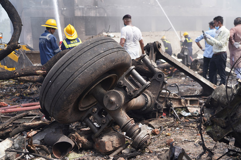 Revelan que el combustible del avión de Air India se cortó justo antes del accidente