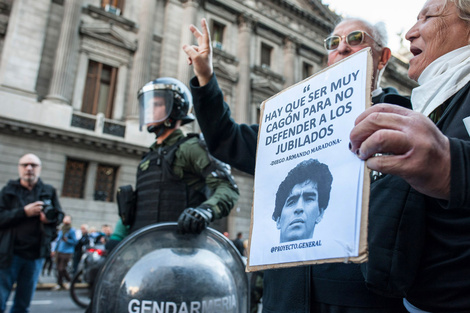 Aumento a los jubilados y prórroga de la moratoria previsional, un "triunfo" de la lucha en las calles