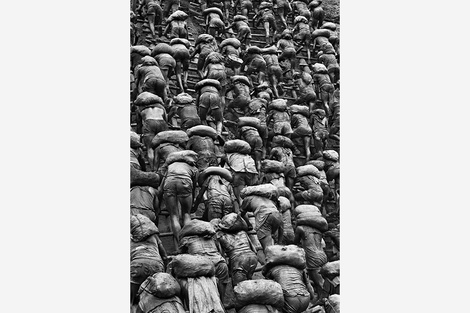 Foto: Sebastiao Salgado, de la serie Serra pelada.