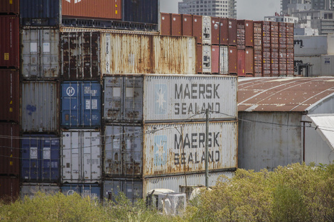 Caen las exportaciones y suben las importaciones bonaerenses