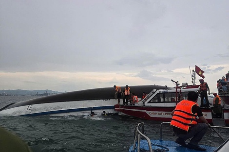 Accidente fatal en Vietnam: volcó un barco turístico en la Bahía de Ha Long y murieron 28 personas