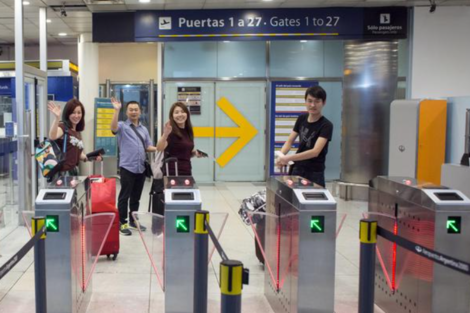 Ahora decide EE.UU.: Argentina flexibiliza el ingreso de extranjeros con visa norteamericana  