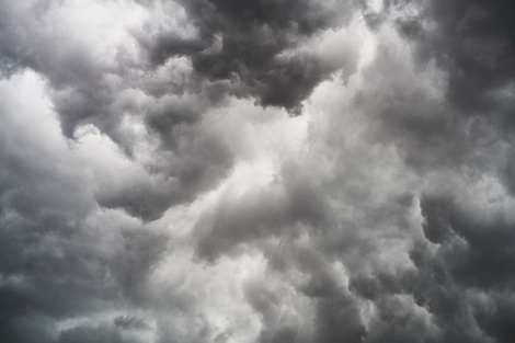 Emiten un alerta amarilla por tormentas en cinco provincias del Noreste