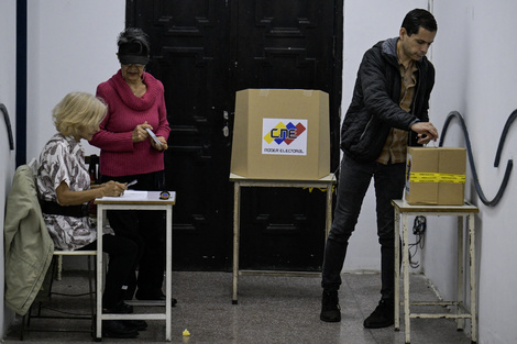 Venezuela celebró elecciones municipales sin parte de la oposición presente
