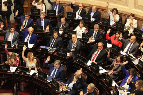 "Para los necesitados no hay plata, para los ricos si"