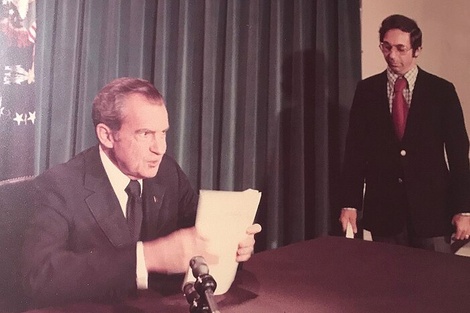 Richard Nixon, acorralado por el escándalo del Watergate, renunció el 8 de agosto de 1974