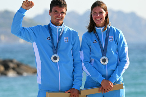 Mateo Majdalani junto a Eugenia Bosco, ambos ganadores de la medalla de plata en París 2024