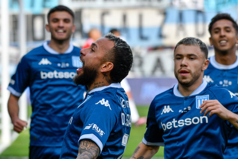 Racing goleó y accedió a los cuartos de final de la Copa Argentina