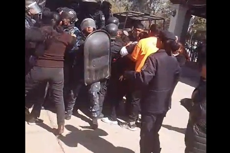 Un detenido y una internada en Orán en un conflicto por una playa de transferencia