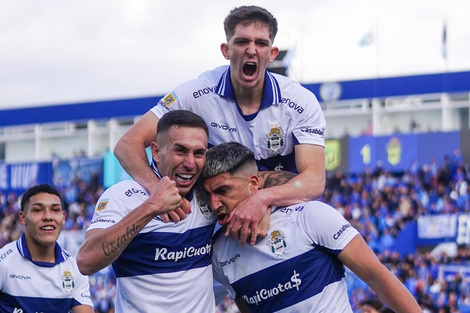 Gimnasia ganó en Mendoza con dos goles en tres minutos