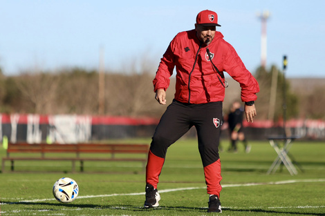 Fabbiani debe cambiar la forma de juego del equipo. (Fuente: PRENSA CANOB)