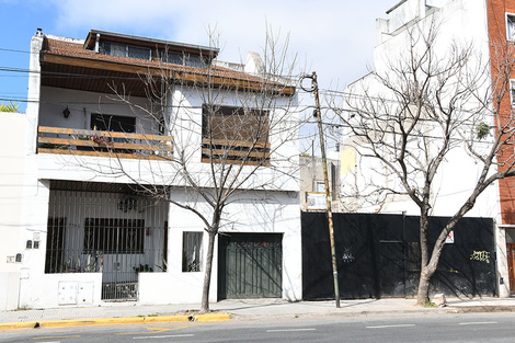 El frente de la casa donde aparecieron los huesos.