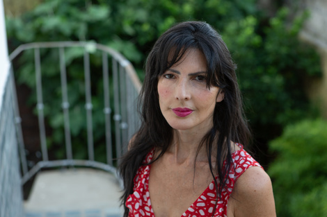 “Sin una estructura fuerte, este libro iba a ser un diario íntimo. Me propuse escribir una historia con tensión y drama doméstico" (Imagen: Ale Guyot)