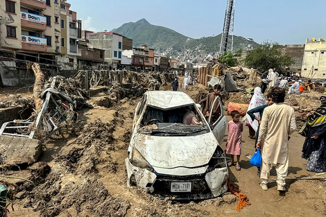 Llegan a 344 los muertos en Pakistán por las inundaciones