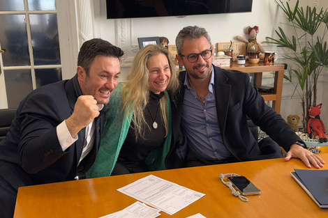 Luis Petri, Karina Milei y Martín Menem ayer durante la afiliación del ministro. (Fuente: Redes sociales)