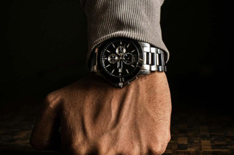 Swatch en crisis: campaña publicitaria acusada de racismo genera boicot en China