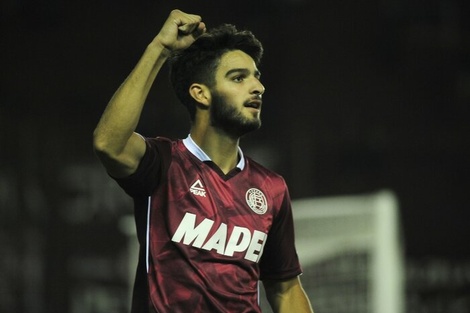 Casi deja del fútbol por una lesión y Scaloni lo convocó para la Selección