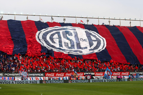 San Lorenzo navega en un mar de deudas: un pedido de quiebra y dos más al caer