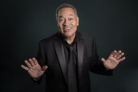 A los 67 años, Tito Nieves planea grabar varias canciones con invitados.