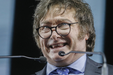 Javier Milei llega a Rosario y es recibido con el repudio masivo de las organizaciones sociales y gremiales