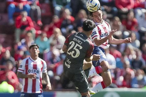 Unión y Huracán, tecero y segundo de la Zona A.