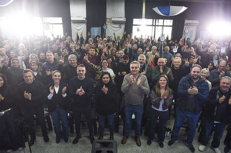 Caren Tepp y Agustín Rossi, a la cabeza de la lista de candidatos.