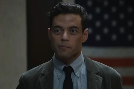 La intriga de "The Amateur" transforma el género de espionaje en Disney+ 