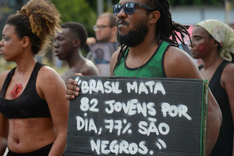 Protestan por la muerte de jóvenes negros. Imagen: Fernando Frazão/Agência Brasil