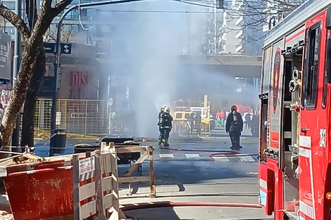 Un géiser de gas en la calle: impactantes videos de la fuga de gas en Palermo