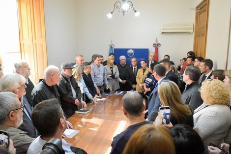 Convencionales peronistas recibieron a los sindicatos.  (Fuente: Imagen web)
