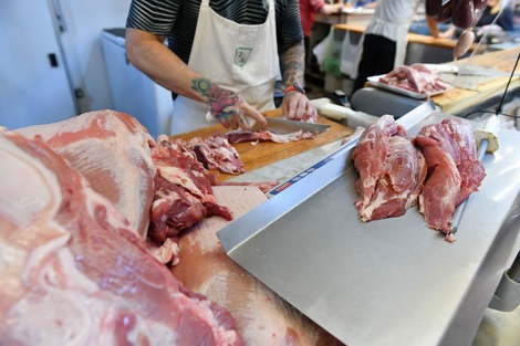 En 2015, el SMVM adquiría 64 kilos de asado. Ahora, 28 kilos.