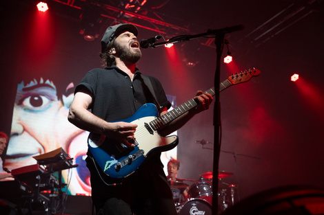 Gaz Coombes no pudo disimular el asombro ante el fervor del público (Fuente: Alejandra Morasano)