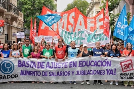 Docentes públicosy privados en un amplio plan de lucha. (Fuente: Archivo Rosario12)