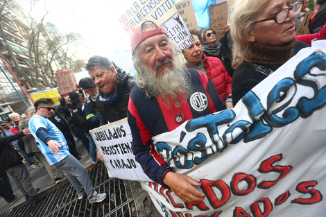 Marcha de jubilados: desmedido operativo policial en Congreso