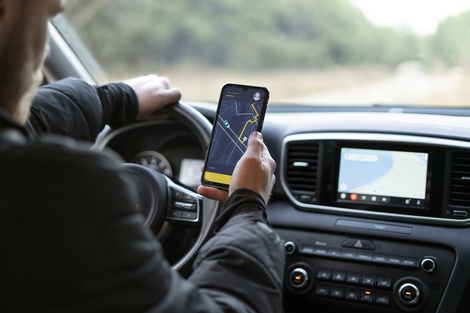 Rosario: detuvieron a un chofer de Uber por desviar el recorrido del viaje con una pasajera adolescente