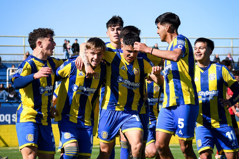 Los canayas celebran la victoria.
