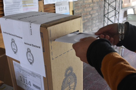 Los bonaerenses eligen senadores y diputados para la legislatura de la provincia.