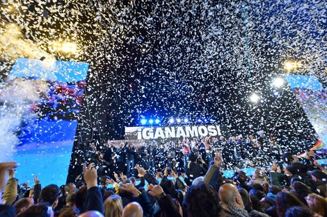 "Una elección histórica, una victoria aplastante"