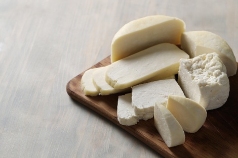 La Anmat prohibió la venta de un queso cremoso