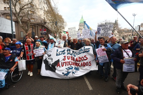 Una nueva marcha de jubilados se llevó a cabo en el Congreso