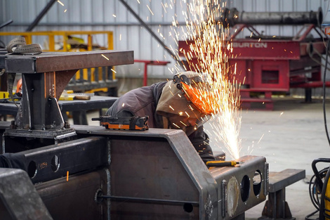Seis mil empleos perdió la industria santafesina, la rama más afectada. (Fuente: NA)